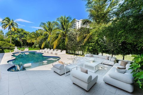 House in Miami Beach, Florida 9 bedrooms, 657.84 sq.m. № 1970260 - photo 2