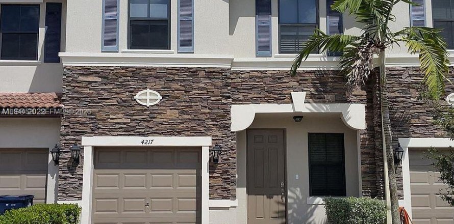 Touwnhouse à Miami, Floride 3 chambres, 142.14 m2 № 2001340