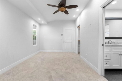 House in Palm Bay, Florida 4 bedrooms, 148.83 sq.m. № 1792913 - photo 20