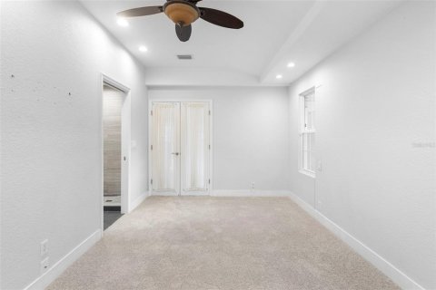 House in Palm Bay, Florida 4 bedrooms, 148.83 sq.m. № 1792913 - photo 26