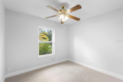 House in Palm Bay, Florida 4 bedrooms, 148.83 sq.m. № 1792913 - photo 17