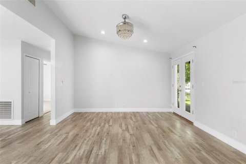 House in Palm Bay, Florida 4 bedrooms, 148.83 sq.m. № 1792913 - photo 16