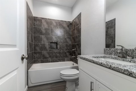 House in Trenton, Florida 3 bedrooms, 110.46 sq.m. № 1631531 - photo 23