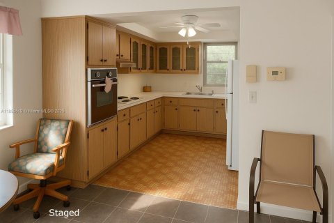 House in Hollywood, Florida 3 bedrooms, 176.98 sq.m. № 1892385 - photo 3