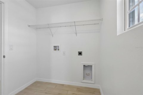 Casa en venta en Orlando, Florida, 5 dormitorios, 297.1 m2 № 2280257 - foto 15