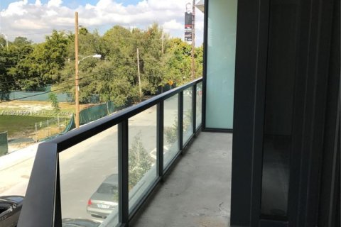 Condominio en alquiler en Miami, Florida, 1 dormitorio, 66.33 m2 № 2027150 - foto 7