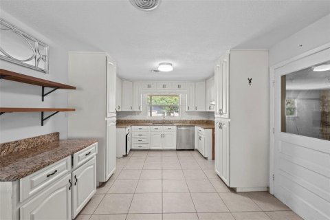 House in Ocala, Florida 3 bedrooms, 163.51 sq.m. № 1888631 - photo 9
