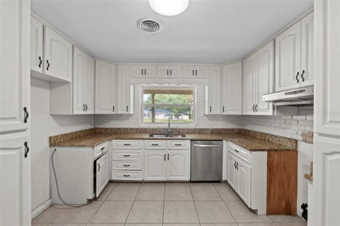 House in Ocala, Florida 3 bedrooms, 163.51 sq.m. № 1888631 - photo 10