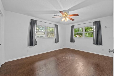 House in Ocala, Florida 3 bedrooms, 163.51 sq.m. № 1888631 - photo 16