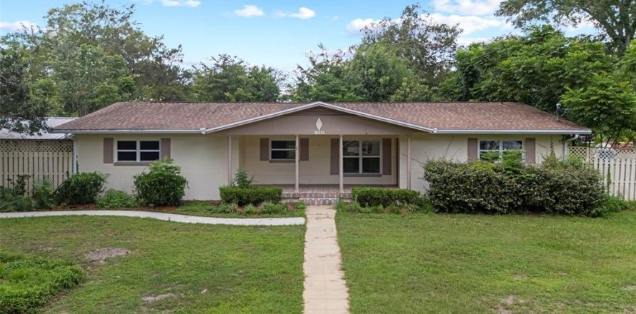 House in Ocala, Florida 3 bedrooms, 163.51 sq.m. № 1888631