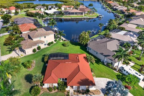 Casa en Punta Gorda, Florida 3 dormitorios, 175.4 m2 № 2140672
