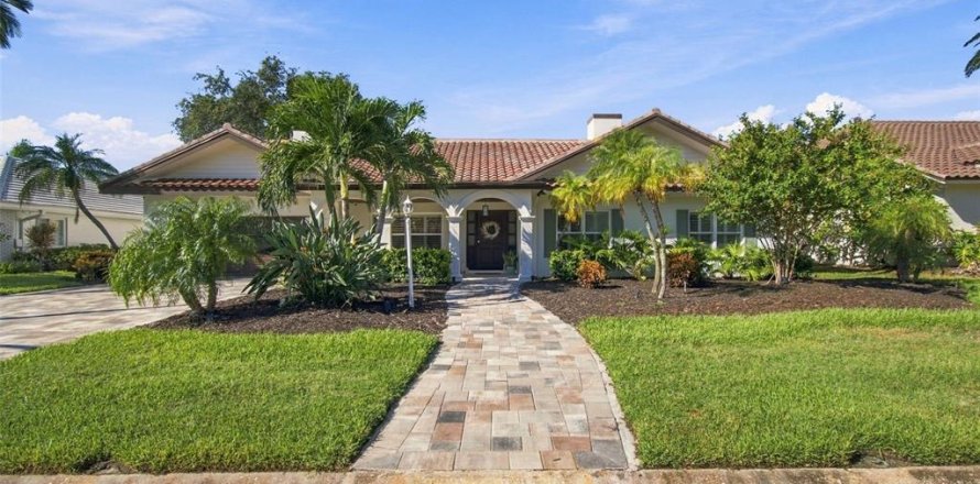 Casa en Saint Petersburg, Florida 4 dormitorios, 221.66 m2 № 2383668