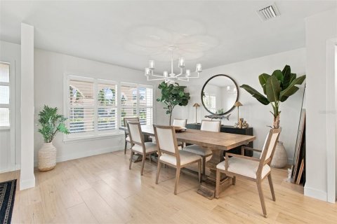 Casa en venta en Saint Petersburg, Florida, 4 dormitorios, 221.66 m2 № 2383668 - foto 9