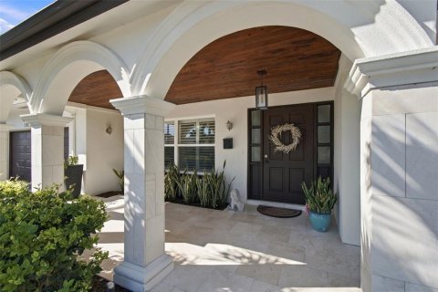 Casa en venta en Saint Petersburg, Florida, 4 dormitorios, 221.66 m2 № 2383668 - foto 3