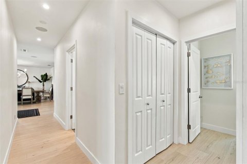 Casa en venta en Saint Petersburg, Florida, 4 dormitorios, 221.66 m2 № 2383668 - foto 26