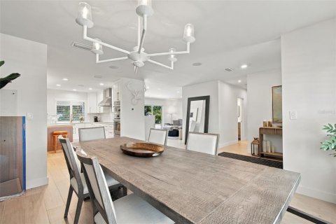 Casa en venta en Saint Petersburg, Florida, 4 dormitorios, 221.66 m2 № 2383668 - foto 11