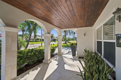 Casa en venta en Saint Petersburg, Florida, 4 dormitorios, 221.66 m2 № 2383668 - foto 4