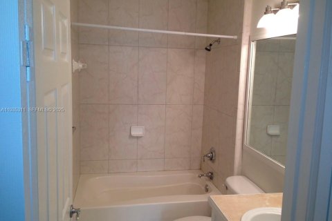 Condominio en venta en Miami, Florida, 2 dormitorios, 91.88 m2 № 1993472 - foto 6