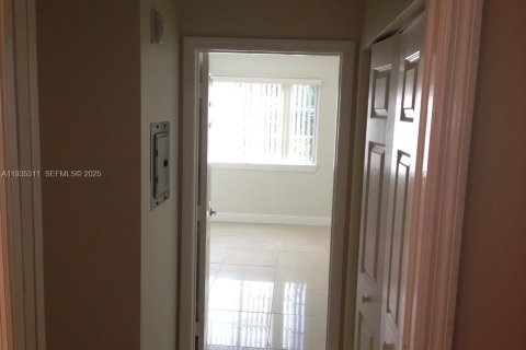 Condominio en venta en Miami, Florida, 2 dormitorios, 91.88 m2 № 1993472 - foto 4