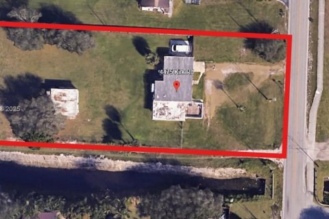 House in Lake Worth, Florida 3 bedrooms, 121.98 sq.m. № 1796350 - photo 1