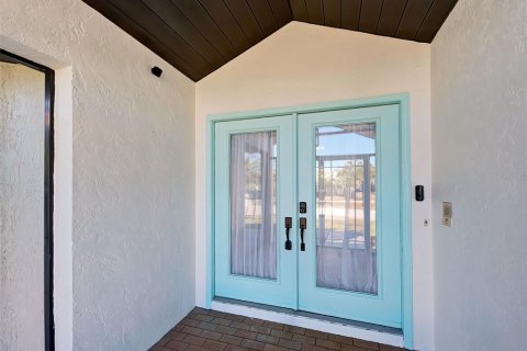 House in Punta Gorda, Florida 3 bedrooms, 196.49 sq.m. № 2122033 - photo 9