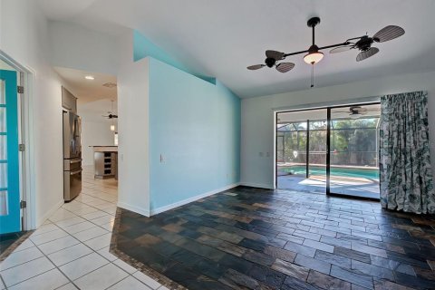 House in Punta Gorda, Florida 3 bedrooms, 196.49 sq.m. № 2122033 - photo 12