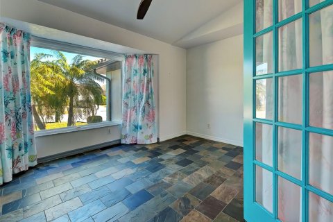 House in Punta Gorda, Florida 3 bedrooms, 196.49 sq.m. № 2122033 - photo 16