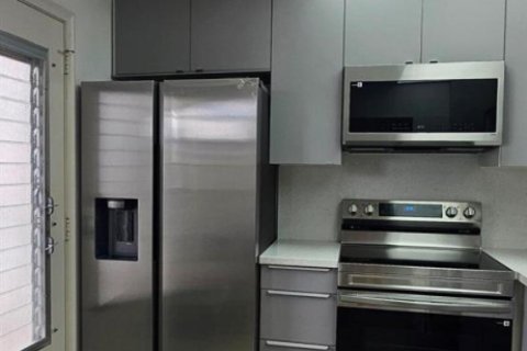 Condo in Hallandale Beach, Florida, 2 bedrooms  № 2251395 - photo 3
