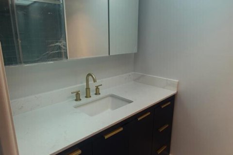 Condo in Hallandale Beach, Florida, 2 bedrooms  № 2251395 - photo 17