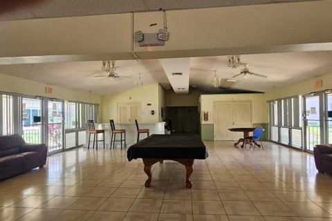 Condo in Hallandale Beach, Florida, 2 bedrooms  № 2251395 - photo 25