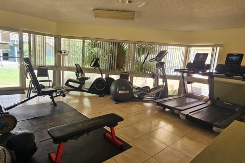 Condo in Hallandale Beach, Florida, 2 bedrooms  № 2251395 - photo 21