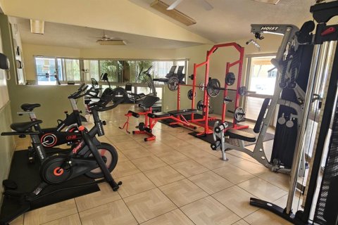 Condo in Hallandale Beach, Florida, 2 bedrooms  № 2251395 - photo 19