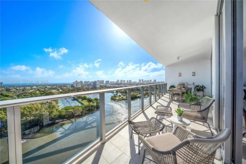 Condominio en Fort Lauderdale, Florida, 3 dormitorios  № 2079011