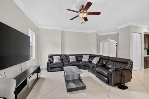 House in Boynton Beach, Florida 6 bedrooms, 415.46 sq.m. № 2394749 - photo 15