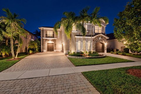 House in Boynton Beach, Florida 6 bedrooms, 415.46 sq.m. № 2394749 - photo 2