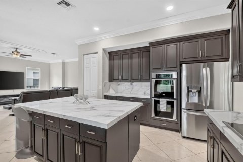 House in Boynton Beach, Florida 6 bedrooms, 415.46 sq.m. № 2394749 - photo 8