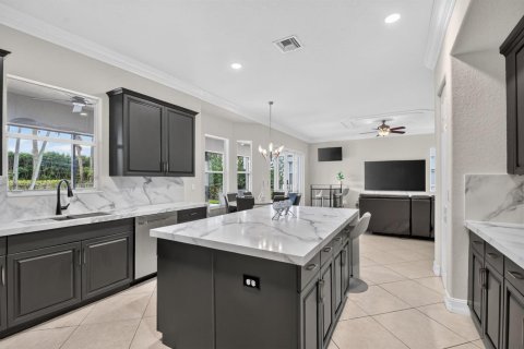 House in Boynton Beach, Florida 6 bedrooms, 415.46 sq.m. № 2394749 - photo 7