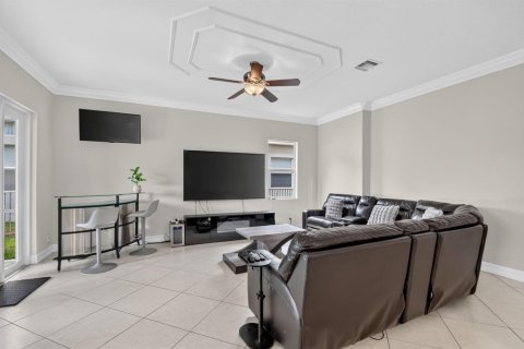 House in Boynton Beach, Florida 6 bedrooms, 415.46 sq.m. № 2394749 - photo 13