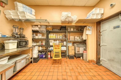 Commercial property in Miami, Florida № 1753828 - photo 21