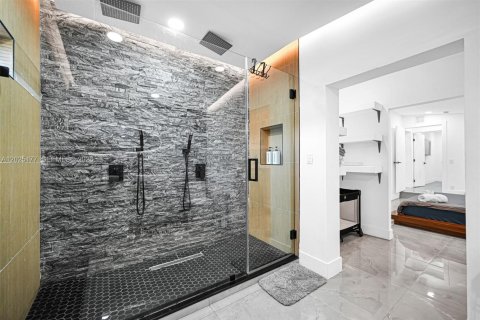 Villa ou maison à vendre à Miami, Floride: 4 chambres, 218.97 m2 № 2257405 - photo 12