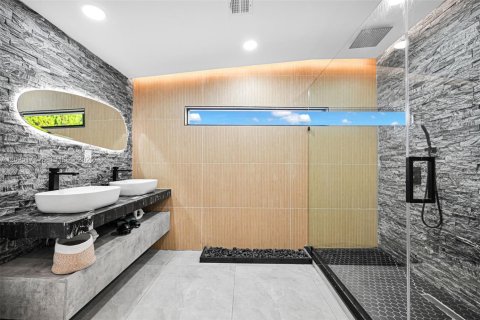 Villa ou maison à vendre à Miami, Floride: 4 chambres, 218.97 m2 № 2257405 - photo 10