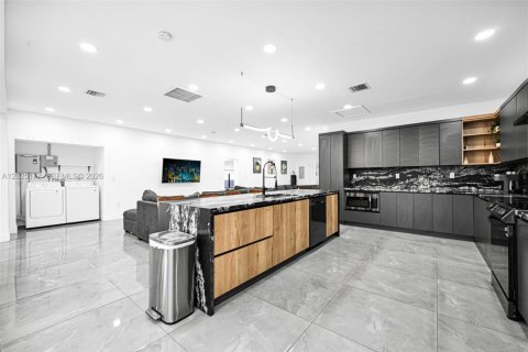 Villa ou maison à vendre à Miami, Floride: 4 chambres, 218.97 m2 № 2257405 - photo 9