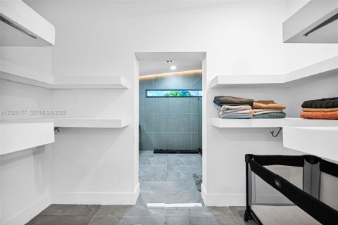 Villa ou maison à vendre à Miami, Floride: 4 chambres, 218.97 m2 № 2257405 - photo 14