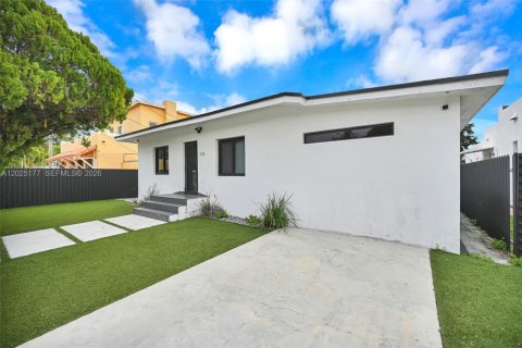 Villa ou maison à vendre à Miami, Floride: 4 chambres, 218.97 m2 № 2257405 - photo 21