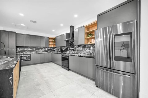 Villa ou maison à vendre à Miami, Floride: 4 chambres, 218.97 m2 № 2257405 - photo 8