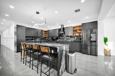 Villa ou maison à vendre à Miami, Floride: 4 chambres, 218.97 m2 № 2257405 - photo 3