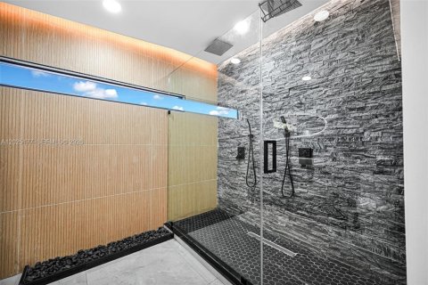 Villa ou maison à vendre à Miami, Floride: 4 chambres, 218.97 m2 № 2257405 - photo 11