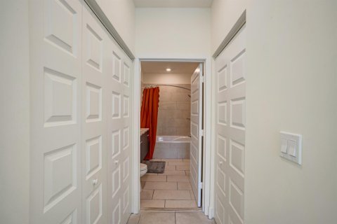 Copropriété à louer à Doral, Floride: 2 chambres, 104.89 m2 № 2168465 - photo 8