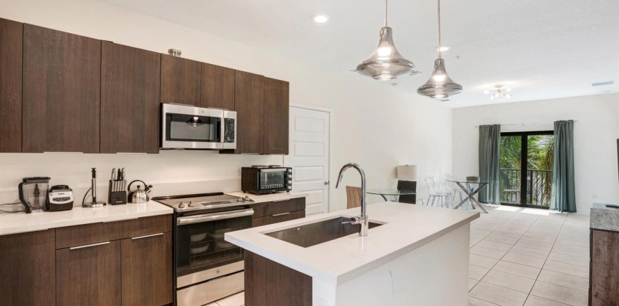 Condo à Doral, Floride, 2 chambres  № 2168465