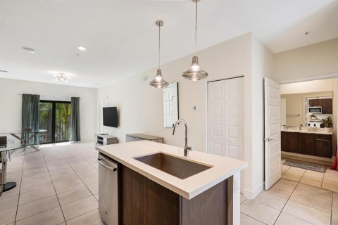 Copropriété à louer à Doral, Floride: 2 chambres, 104.89 m2 № 2168465 - photo 2
